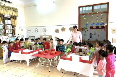 Bé cùng học tập