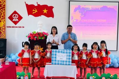 Trường mầm non Thiên Tôn đón lãnh đạo về trao quà 1/6/2025